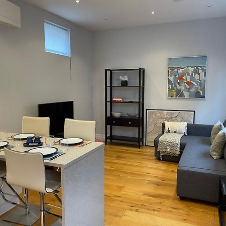 Charming & Cosy Town Centre Home With Parking Guildford Exterior photo